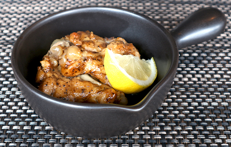 GRILLED CHICKEN骨付鳥スパイス焼き